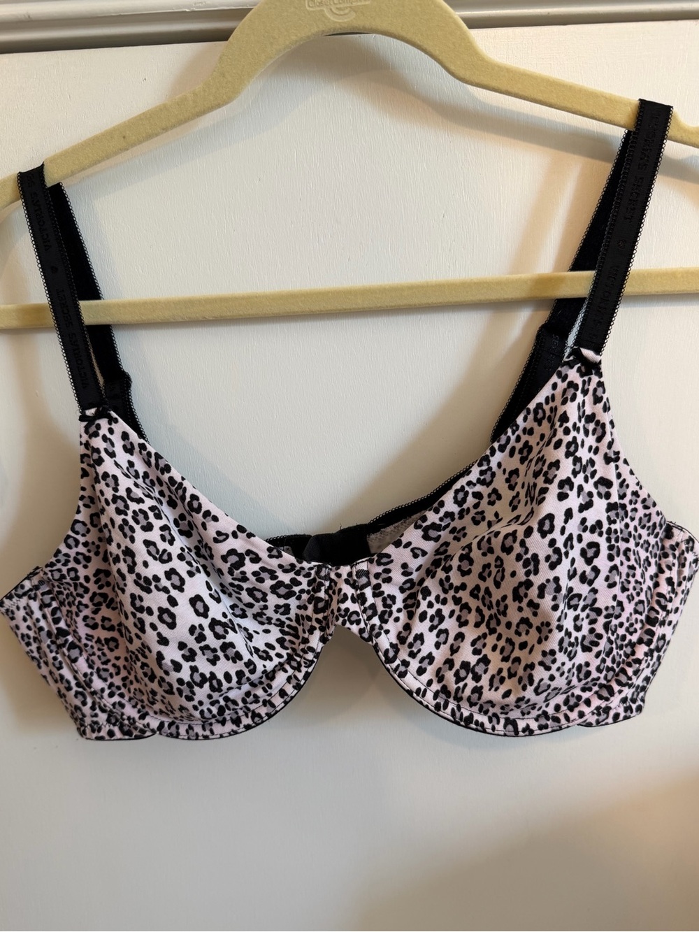 Victorias Secret Unlined Perfect Coverage Animal print Bra Sz 40C